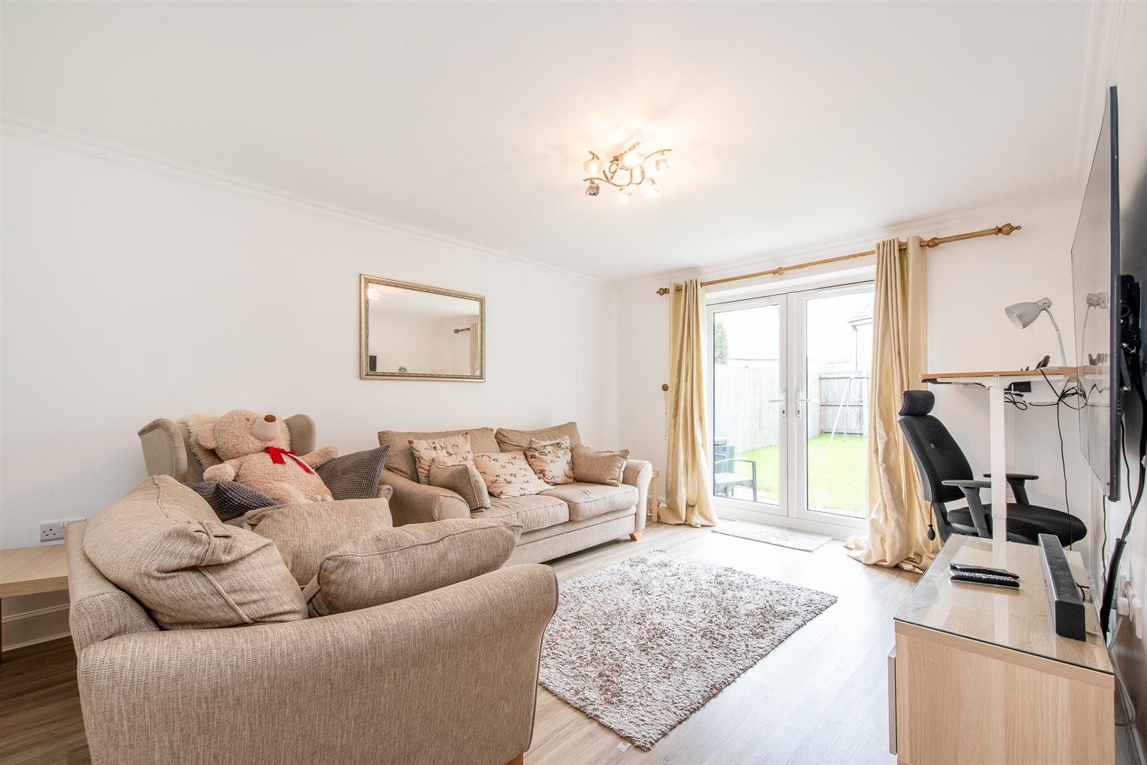 4 bed property in Oak Leaf Drive, Preston